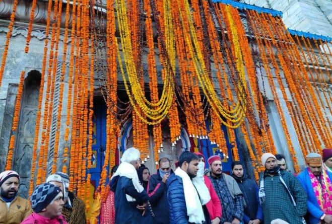 स्वर्णमंडित हुई केदारनाथ मंदिर के गर्भगृह की दीवारें