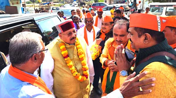 Satpal Maharaj did public relations in many areas in favor of party candidates in Gujarat