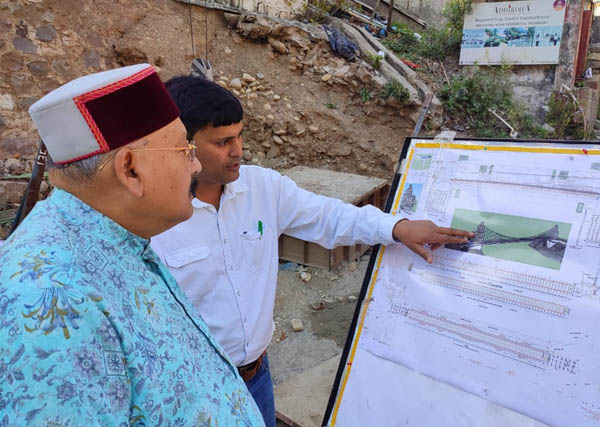 कैबिनेट मंत्री सतपाल महाराज ने किया बजरंग सेतु का औचक निरीक्षण