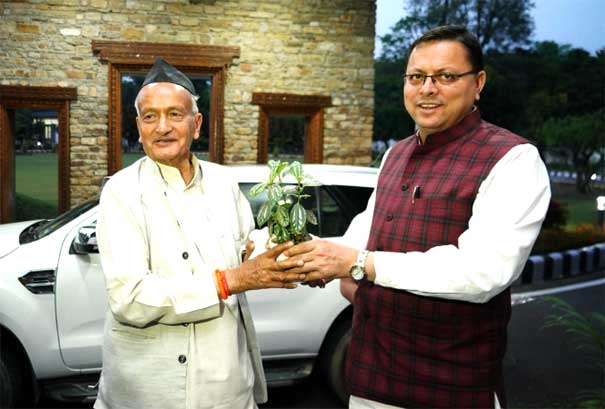 प्रदेश के पूर्व मुख्यमंत्री एवं पूर्व राज्यपाल (महाराष्ट्र) भगत सिंह कोश्यारी ने मुख्यमंत्री पुष्कर सिंह धामी से शिष्टाचार भेंट की